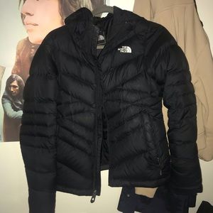 Women’s north face 550 puffer coat